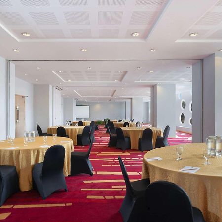 Hotel Ibis Styles Malang Esterno foto