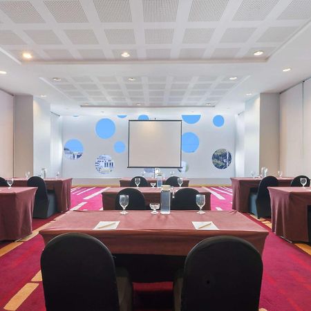 Hotel Ibis Styles Malang Esterno foto