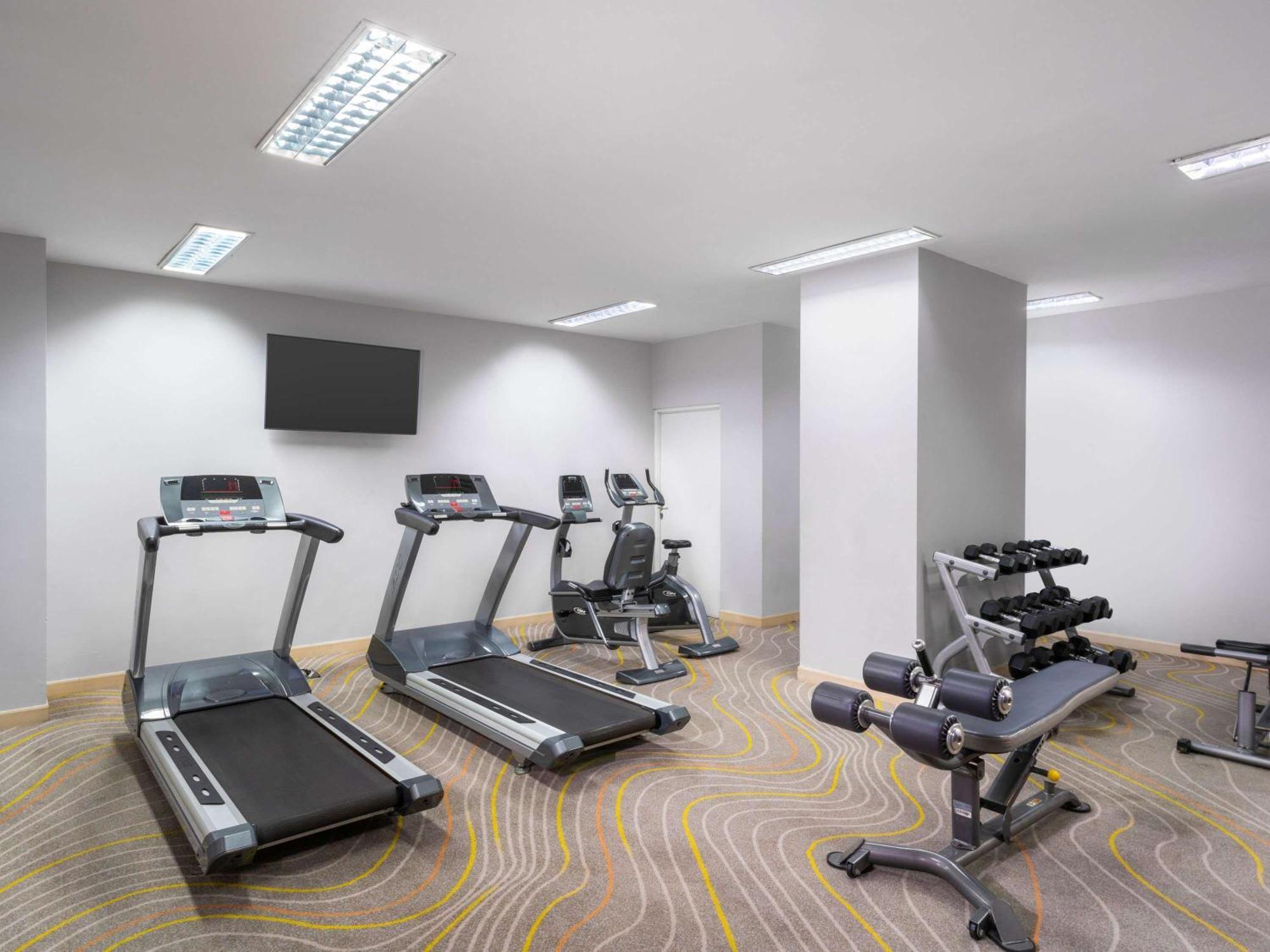 Hotel Ibis Styles Malang Esterno foto
