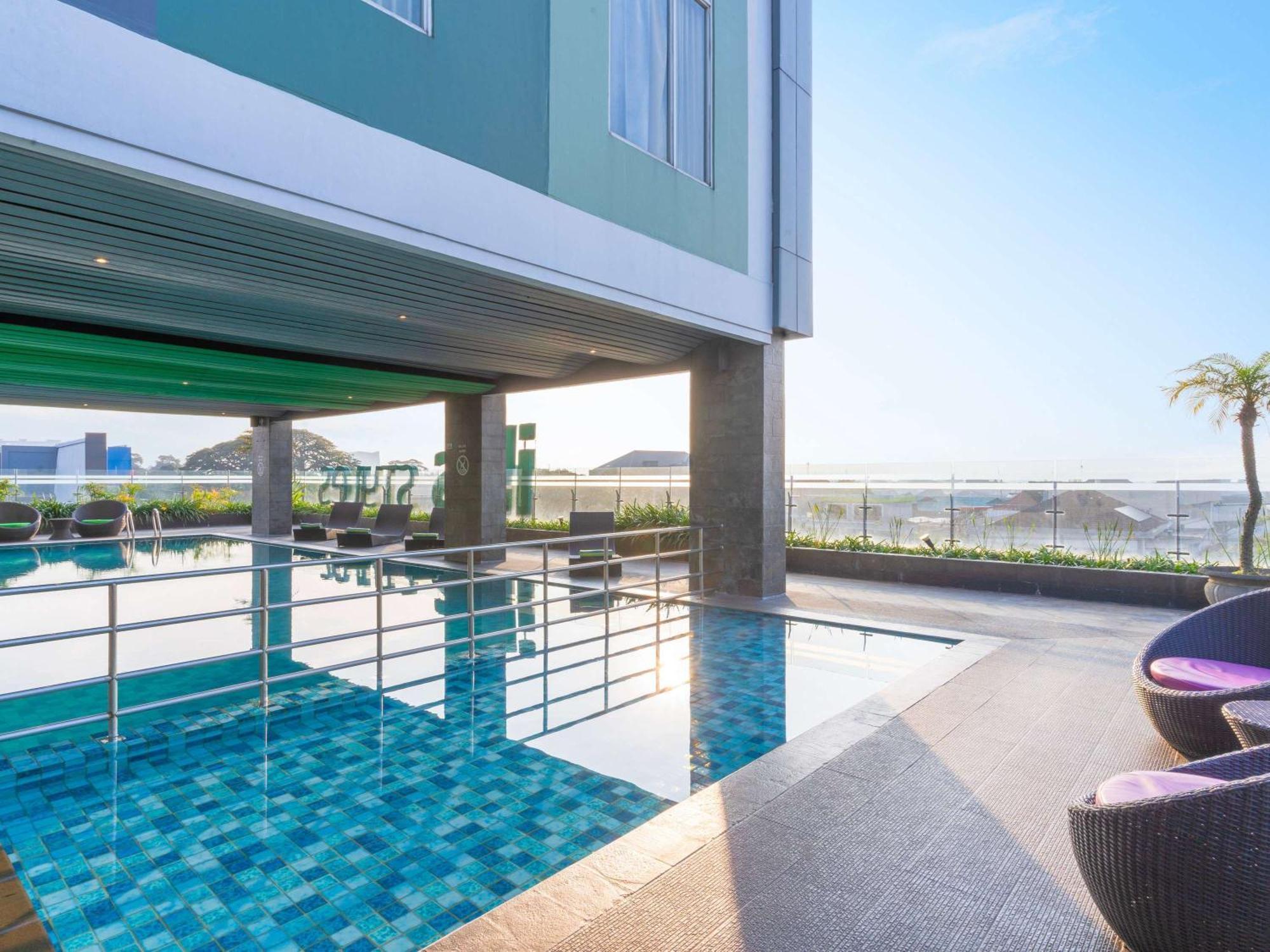 Hotel Ibis Styles Malang Esterno foto