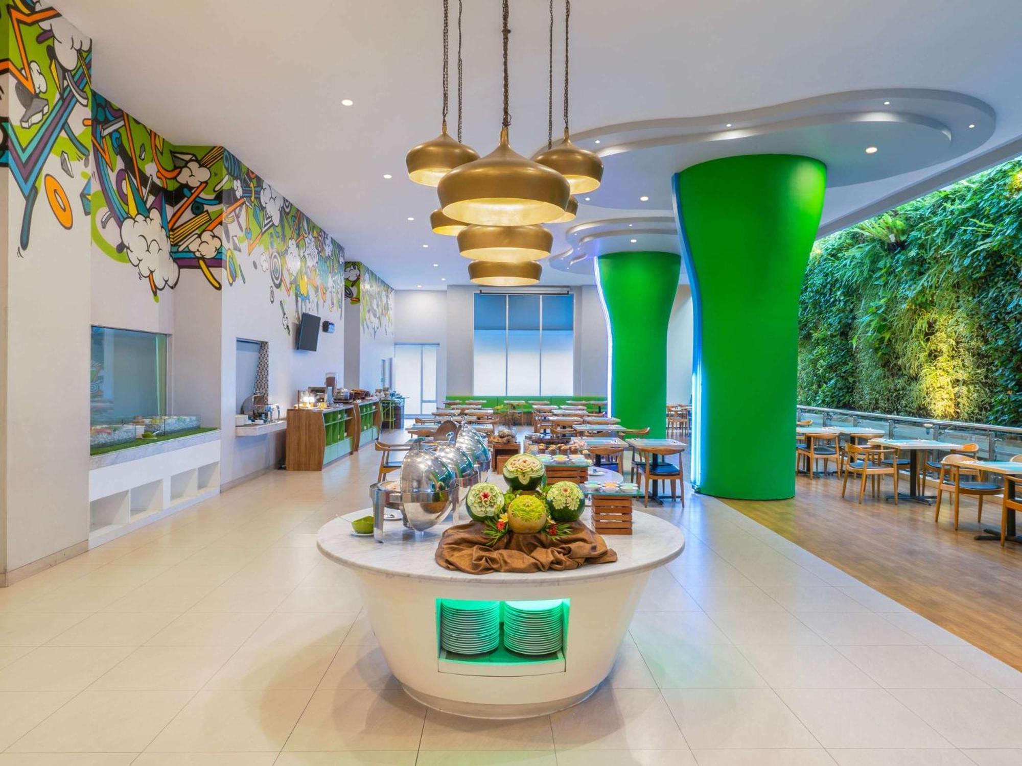 Hotel Ibis Styles Malang Esterno foto