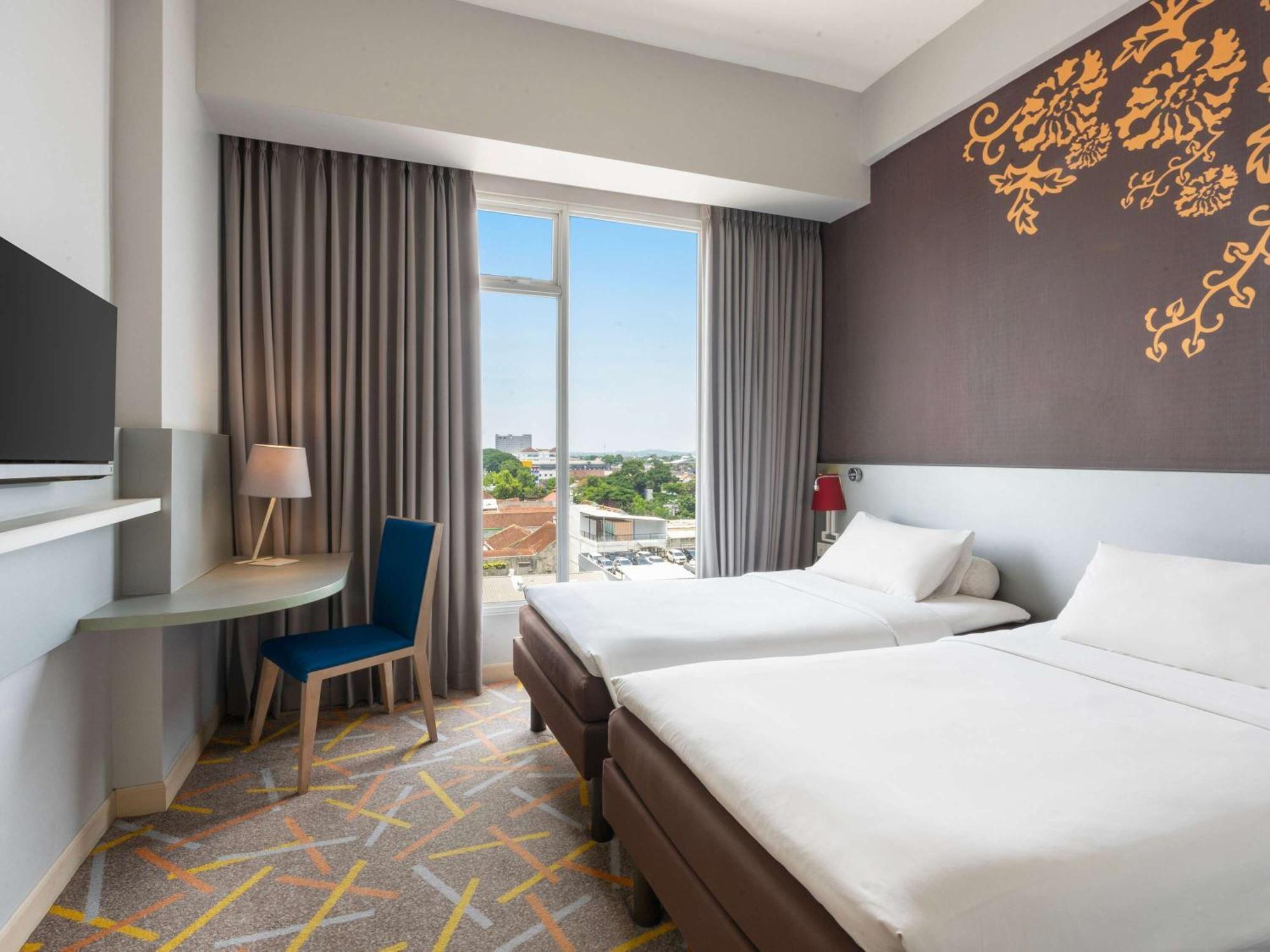 Hotel Ibis Styles Malang Esterno foto