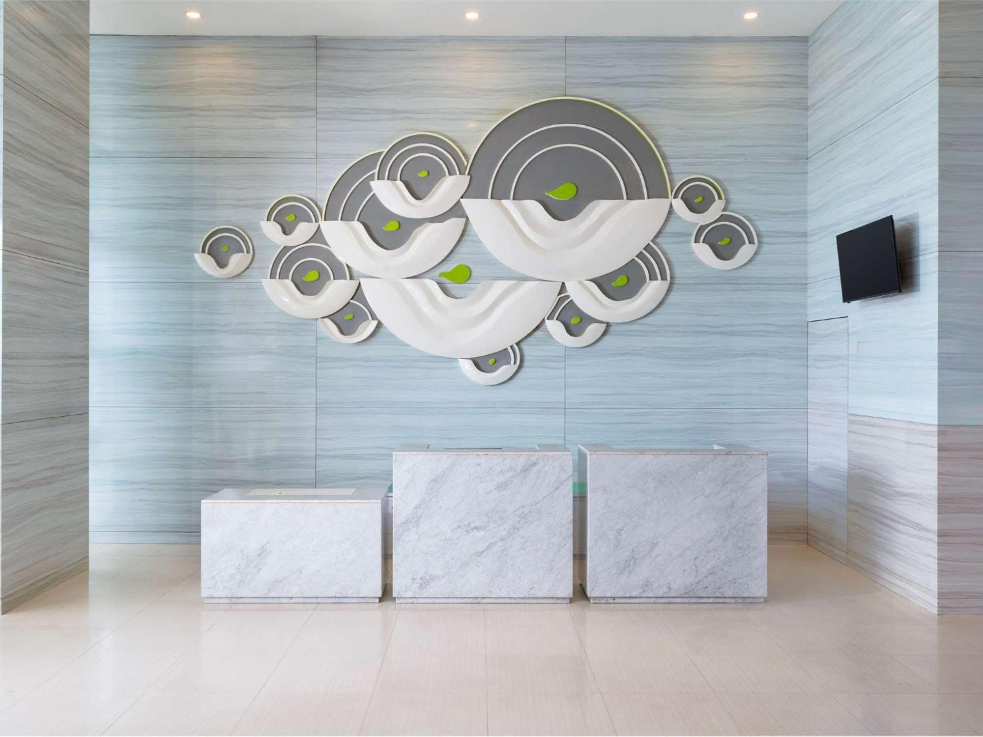 Hotel Ibis Styles Malang Esterno foto