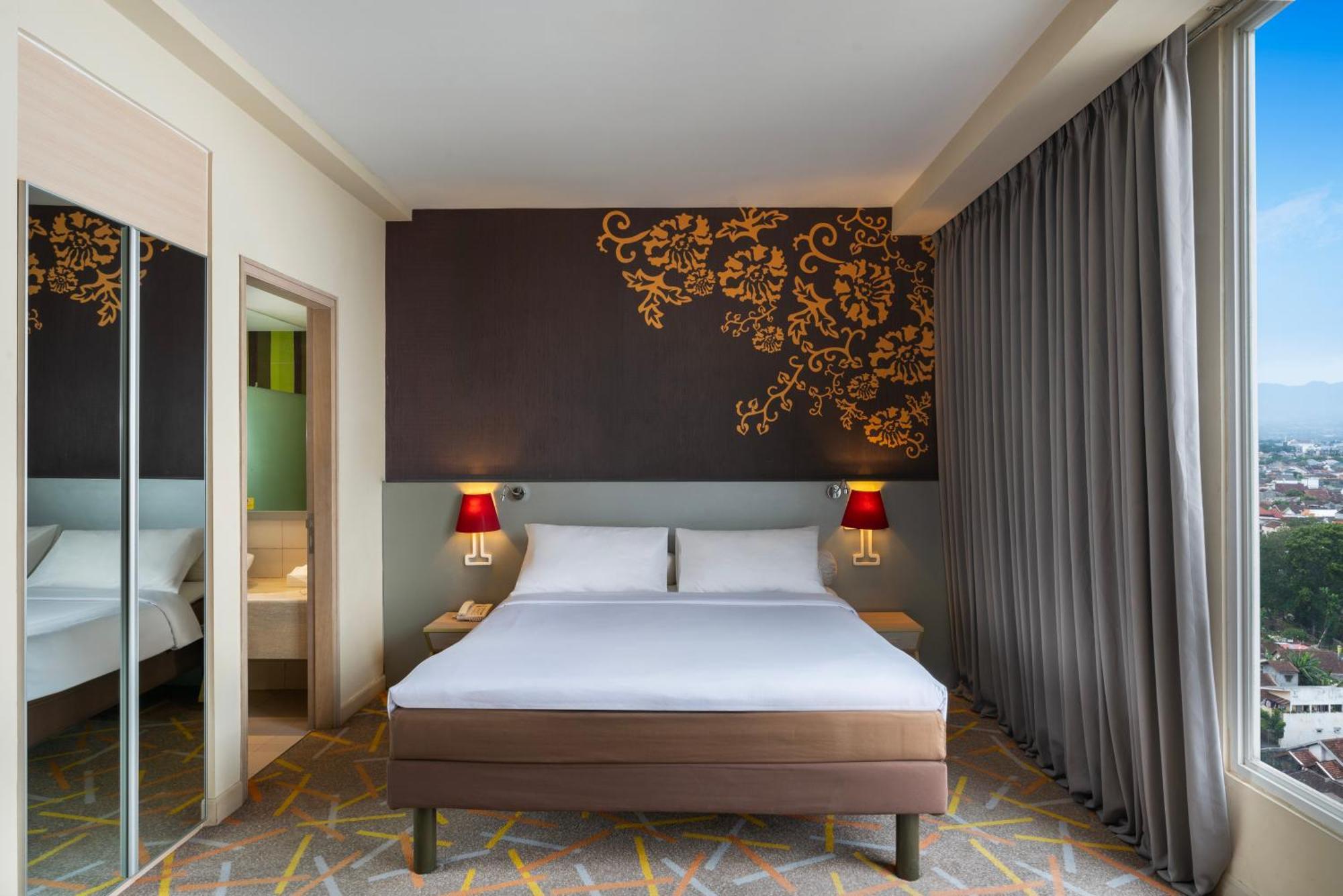 Hotel Ibis Styles Malang Esterno foto