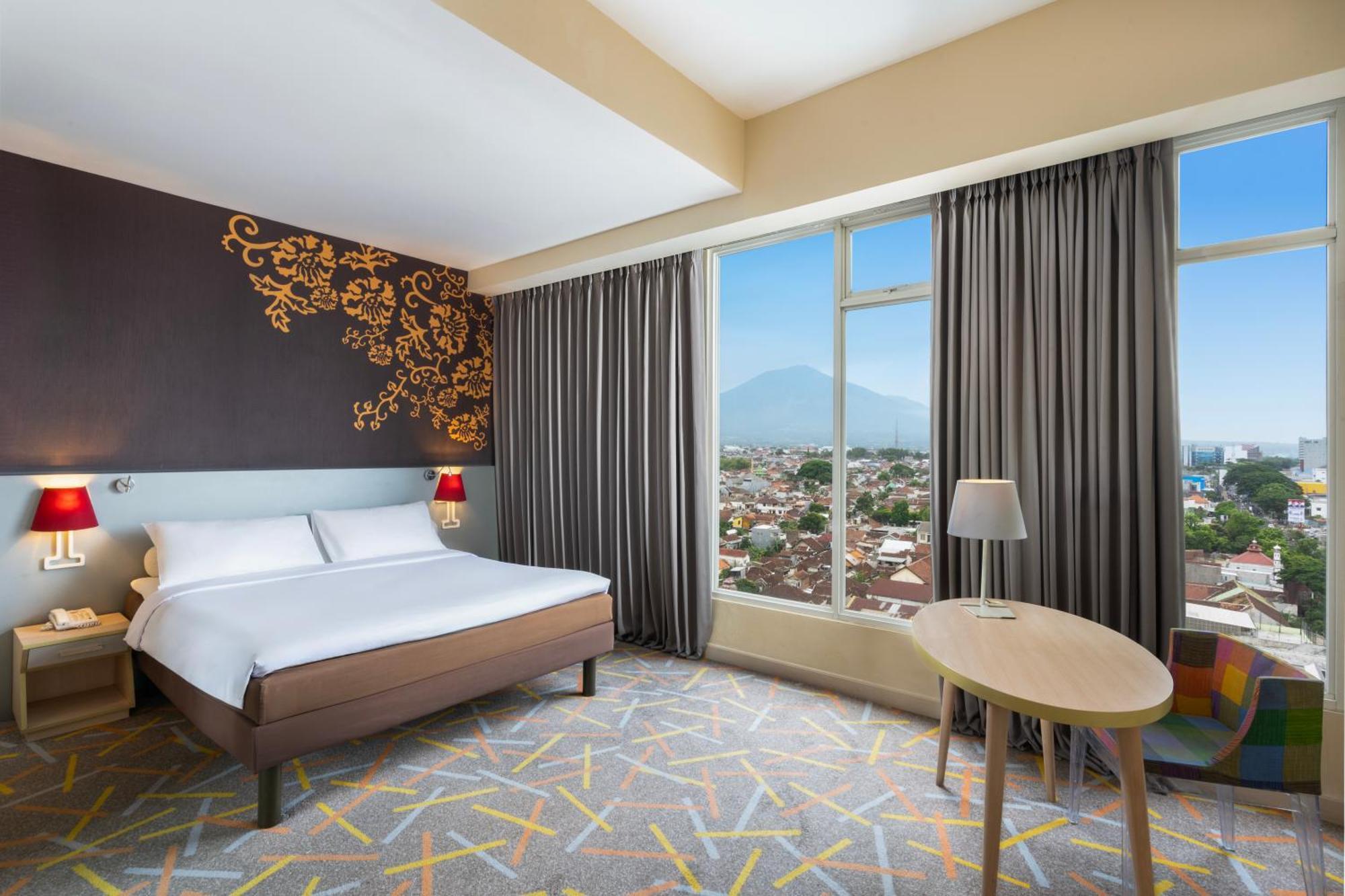 Hotel Ibis Styles Malang Esterno foto