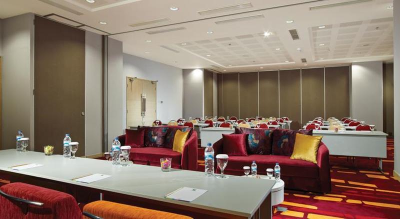 Hotel Ibis Styles Malang Esterno foto