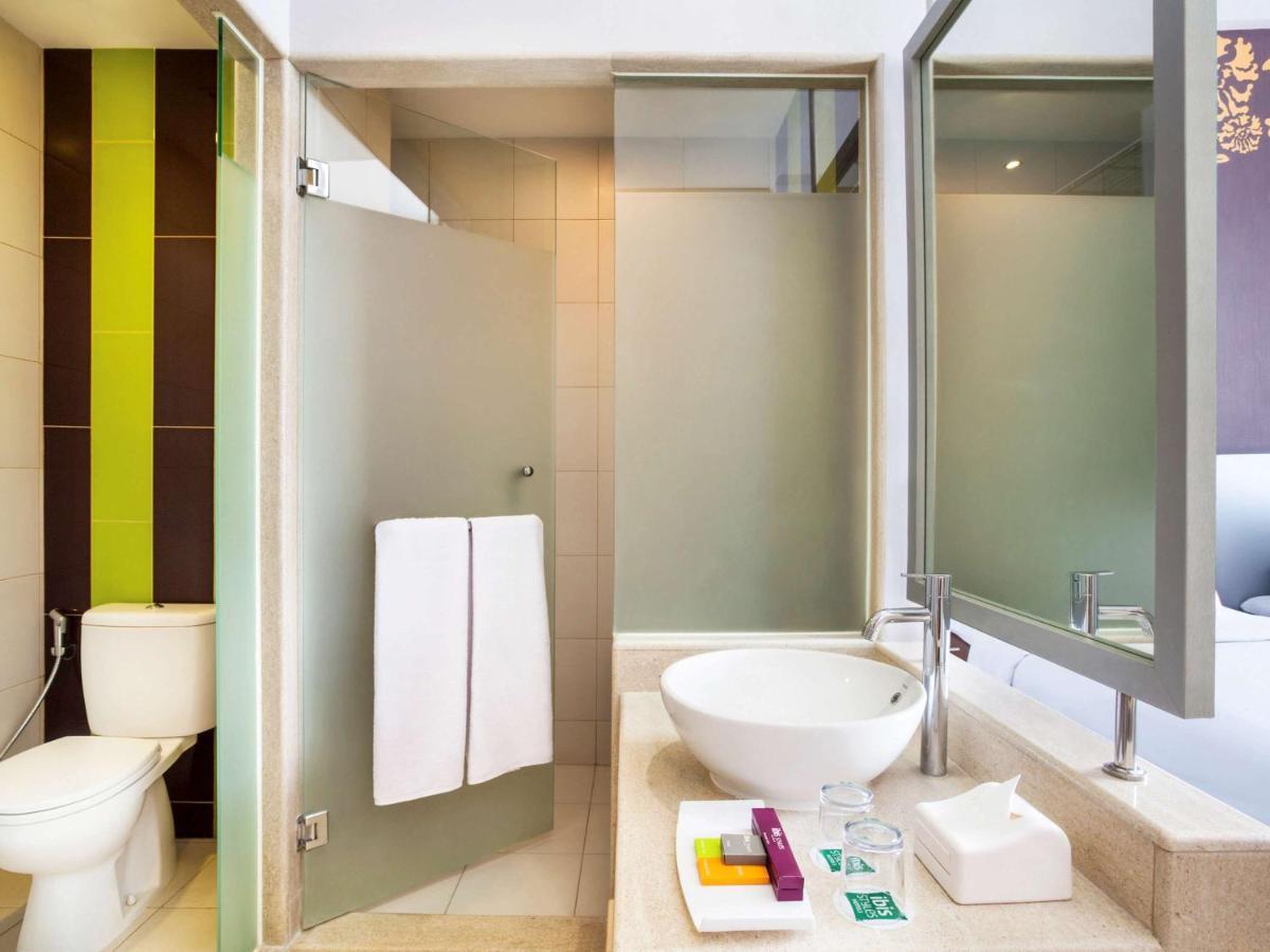 Hotel Ibis Styles Malang Esterno foto